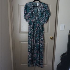 ***NBW*** Floral Maxi Top